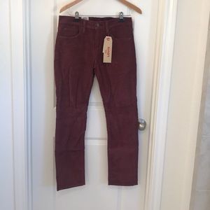 Men’s 511 Levi’s corduroy in maroon